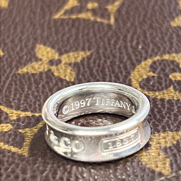 TIFFANY&CO. Iconic ring 1837 narrow width sterling silver 925 size 5.25 or 50 - Picture 7 of 12